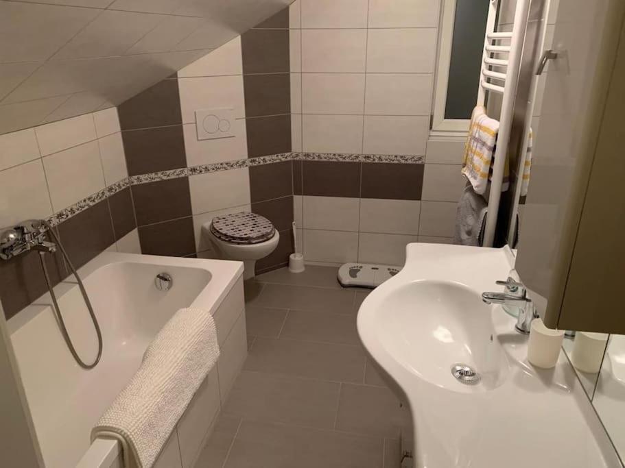 S&W Apartment Loserblick التوسي المظهر الخارجي الصورة